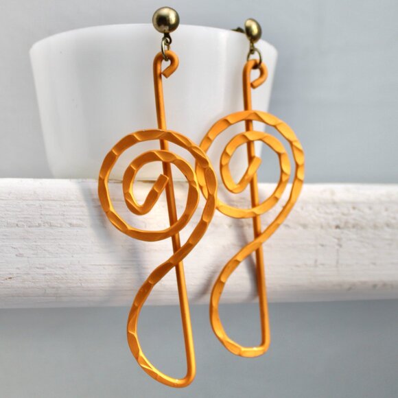 Vintage Copper Aluminum Spiral Hammered Textures Dangled Pierced Earrings NWT - Picture 1 of 4